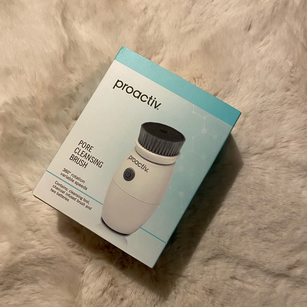Original charcoal pore cleansing brush
